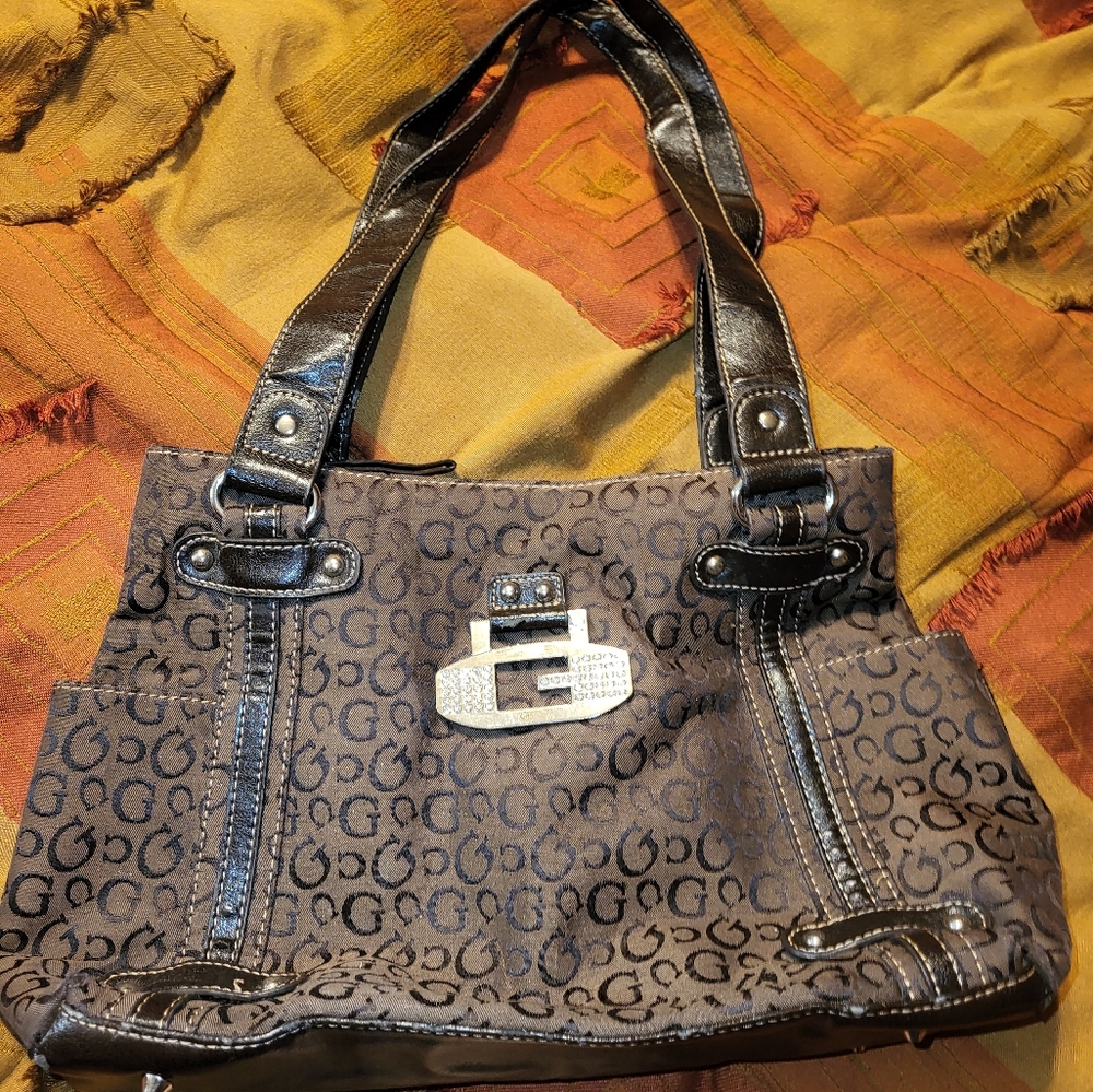 GUESS PURSE (FAUX)